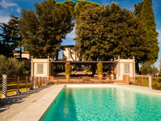 Studio fotografico di David Butali Piscinas de estilo moderno