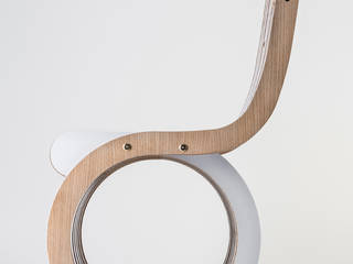 Twist Chair, lessmore lessmore غرفة المعيشة