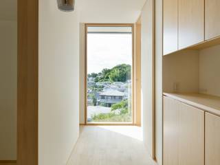 大高の家/ House in Odaka, 市原忍建築設計事務所 / Shinobu Ichihara Architects 市原忍建築設計事務所 / Shinobu Ichihara Architects Pasillos, vestíbulos y escaleras de estilo escandinavo Madera Acabado en madera
