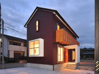 上津部田の家1, 若山建築設計事務所 若山建築設計事務所 Moderne Häuser Metall Braun
