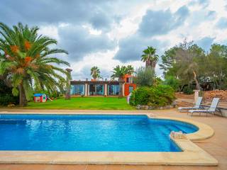 Villa S'Aranjassa auf Mallorca, Dolores Boix Dolores Boix Casas de estilo colonial Piedra