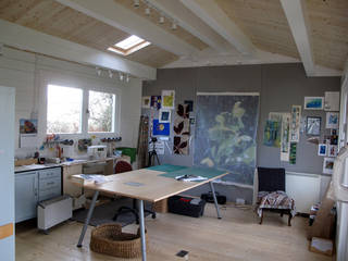 Log Cabin Art Studio Interior, Garden Affairs Ltd Garden Affairs Ltd مكتب عمل أو دراسة