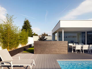 Anbau mit Aussenanlage, K3- Planungsstudio K3- Planungsstudio Moderner Balkon, Veranda & Terrasse