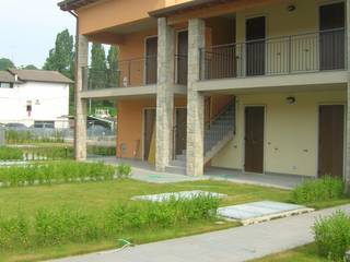 RESIDENCE "CORTE CAVOUR" A VALEGGIO SUL MINCIO, IMPRESA EDILE MEZZANI LUCIANO E SIMONE SNC IMPRESA EDILE MEZZANI LUCIANO E SIMONE SNC Modern houses