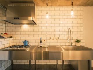 SHOEI DOWNSTAIRS, 株式会社SHOEI 株式会社SHOEI Cocinas de estilo moderno Fregaderos y grifería