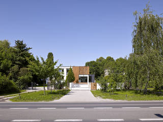 PERFORATED HOUSE EXTERIOR , KLUJ ARCHITEKCI KLUJ ARCHITEKCI Modern houses