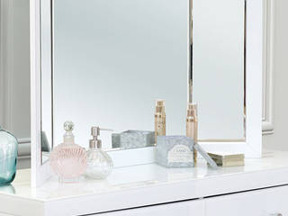 Colleta White Triple Folding Mirror homify Dressing room گلاس White Mirrors
