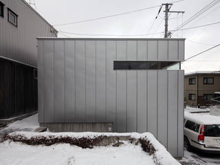 +Garage, 株式会社コウド一級建築士事務所 株式会社コウド一級建築士事務所 Modern Houses