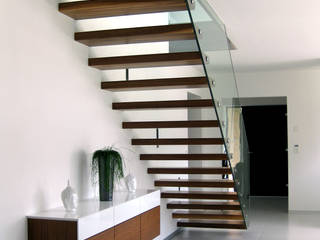 Einfamiliehaus S, up2 Architekten up2 Architekten Modern corridor, hallway & stairs