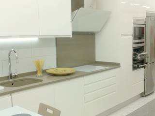 apuesta por el blanco, cocina integral CH cocina integral CH Кухня MDF