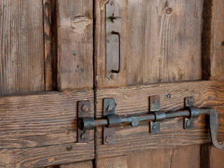 Cascina Alta Valtellina, Semplicemente Legno Semplicemente Legno Rustic style windows & doors Wood Wood effect