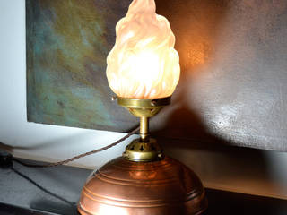 'THE EMPIRE BED WARMER' TABLE LAMP, it's a light it's a light Eklektik Yatak Odası