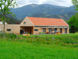 Wohnen am Land, Arch. DI Peter Polding ZT Arch. DI Peter Polding ZT Country style house Wood Wood effect