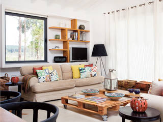 MONTE DAS MOÇAS, Aljezur, LAVRADIO DESIGN LAVRADIO DESIGN Rustic style living room