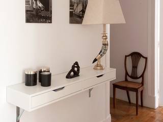 PIED-À-TERRE, Lisboa, LAVRADIO DESIGN LAVRADIO DESIGN راهرو سبک کلاسیک، راهرو و پله