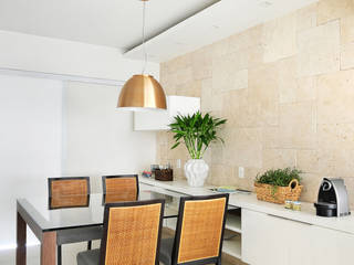 MOEMA/SP, Thaisa Camargo Arquitetura e Interiores Thaisa Camargo Arquitetura e Interiores Patios & Decks