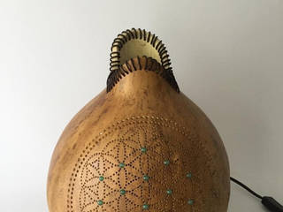 Lampe Kürbislampe Kalebassenlampe "Flower of life" mit Jadeperlen, Atelier Pumpkin-Art Atelier Pumpkin-Art Rustikale Wohnzimmer Braun