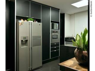 APTO BELVEDERE, Cassio Gontijo Arquitetura e Decoração Cassio Gontijo Arquitetura e Decoração Modern kitchen MDF Black Cabinets & shelves