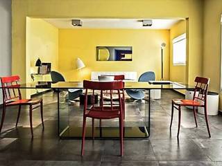 Primary Colours, Elías Arquitectura Elías Arquitectura Modern Dining Room