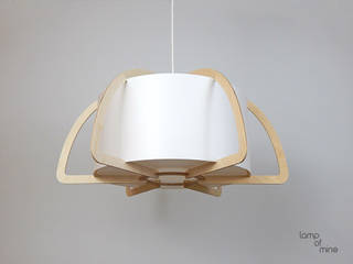 lom6 - Hängelampe Holz, lamp of mine lamp of mine Estudios y bibliotecas de estilo escandinavo Madera Acabado en madera