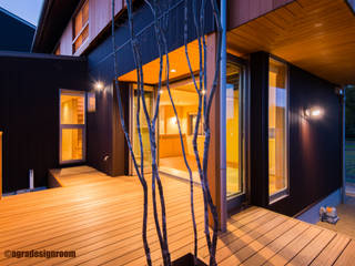 風と光の抜ける家 (La casa que atraviesan el viento y la luz), アグラ設計室一級建築士事務所 agra design room アグラ設計室一級建築士事務所 agra design room Moderne Häuser
