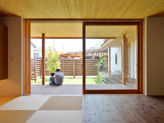 上新庄の家, haws建築設計事務所 haws建築設計事務所 Scandinavian style living room Wood Beige