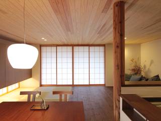 上新庄の家, haws建築設計事務所 haws建築設計事務所 غرفة السفرة خشب Wood effect