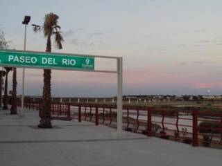 Paseo del Río, Piedras Negras, Coahuila, Nacional de Bancas Nacional de Bancas Jardins modernos