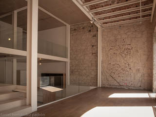 Rehabilitación integral WAREHOUSE ESTUDIO 95, BOX49 Arquitectura y Diseño BOX49 Arquitectura y Diseño モダンデザインの リビング