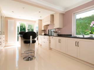 sophistication in cream, Chalkhouse Interiors Chalkhouse Interiors Kitchen Wood Wood effect