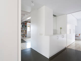 Reforma de vivienda en el barrio del Raval de Barcelona, manrique planas arquitectes manrique planas arquitectes Modern bathroom