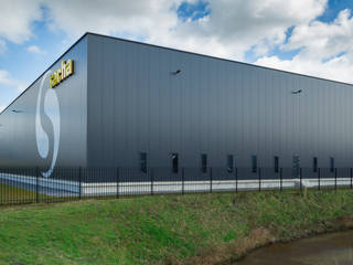 Sacha distribution center., Foto Buro Brabant Foto Buro Brabant مساحات تجارية