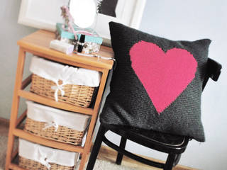 PODUSZKA DZIERGANA WOOLEE HANDMADE - HAND KNITTED PILLOW COVER, Woolee Handmade Woolee Handmade 모던스타일 아이방