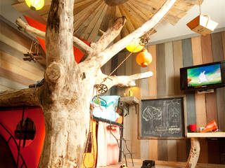 Chambres, Frédéric TABARY Frédéric TABARY Nursery/kid’s room Wood Multicolored Accessories & decoration