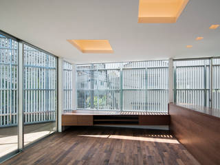 SAKURAの家, 井上久実設計室 井上久実設計室 現代房屋設計點子、靈感 & 圖片 鐵/鋼