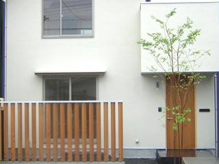 One On One 小さな住宅, アース建築工房 アース建築工房 Rumah kayu Parket White