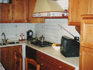 Cucine, Falegnameria Martinelli Sergio Falegnameria Martinelli Sergio Classic style kitchen Wood