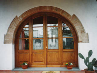 Porte di ingresso, Falegnameria Martinelli Sergio Falegnameria Martinelli Sergio Classic style doors Wood