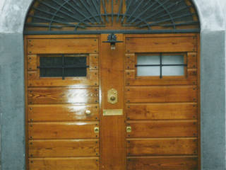 Porte di ingresso, Falegnameria Martinelli Sergio Falegnameria Martinelli Sergio Вікна & Дверi Двері Дерево