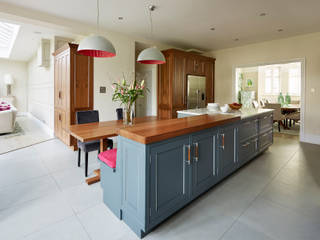Belgravia | A Modern Classic, Davonport Davonport Modern kitchen Wood Grey