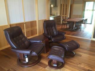 ダイニングテーブルに合わせて設計したダイニングルーム, 家具の福岳 家具の福岳 Living room Leather Grey