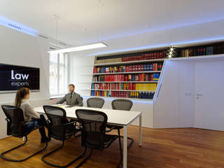 Law Experts, Architekt & Designer Josef Glas - glas.cc Architekt & Designer Josef Glas - glas.cc Moderne Arbeitszimmer