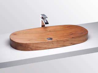 Holzwaschbecken, Juan Martinez Carmelo Juan Martinez Carmelo Baños de estilo moderno Madera Acabado en madera