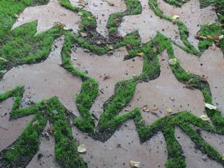 Dallage "LandArt Escher" en Acier , Temo Temo Jardins modernos Ferro/Aço