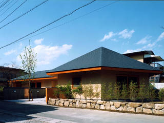 諏訪の家, 松井建築研究所 松井建築研究所 Eclectic style houses