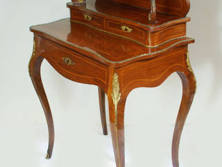 Damessecretaire, stijl Louis XV, Smeerling Antiek & Restauratie Smeerling Antiek & Restauratie クラシックデザインの リビング 木 木目調