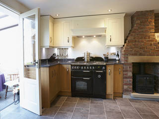 Traditional Kitchen in Bradford at Tong Village, Twenty 5 Design Twenty 5 Design Cocinas de estilo clásico