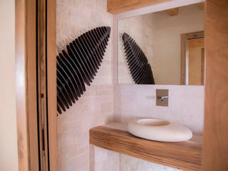 Villa Rustica: L’ultimo progetto RI-NOVO che ti fa innamorare , RI-NOVO RI-NOVO Rustic style bathroom Wood Wood effect Shelves