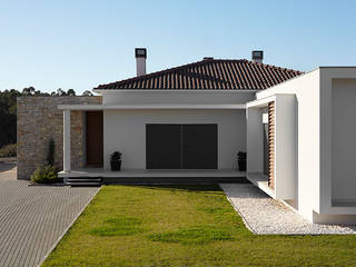 Casa Neves, CS Coelho da Silva SA CS Coelho da Silva SA 現代房屋設計點子、靈感 & 圖片
