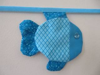 Guirlande 1.50m de 6 poissons bleus pour enfant, L'étoile d'A. L'étoile d'A. Eclectic style nursery/kids room Cotton Red